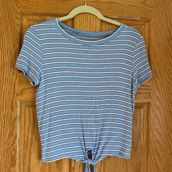 American Eagle Outfitters Tops - American Eagle Sleeve Baby Tee Top M Streetwear Casual Tie Front